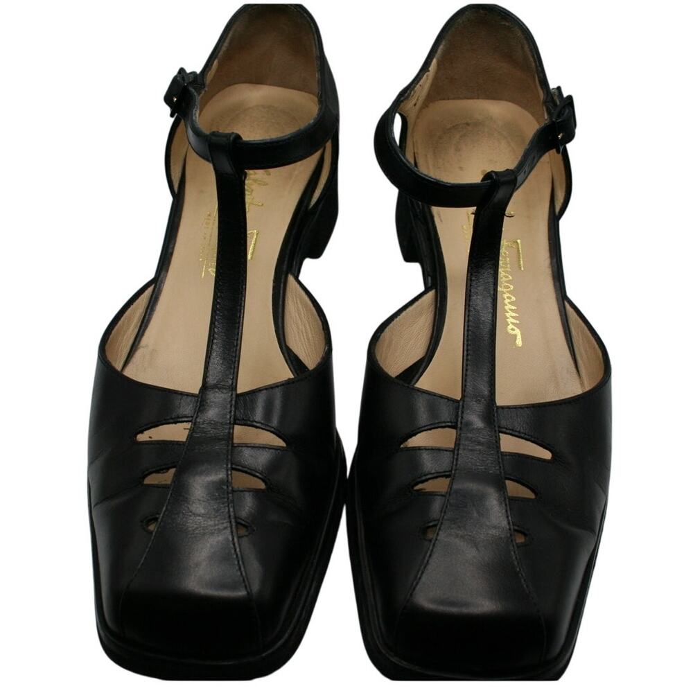 Salvatore Ferragamo Black Leather T-Strap Flats/Sandals, Cutout Design Size 8.5